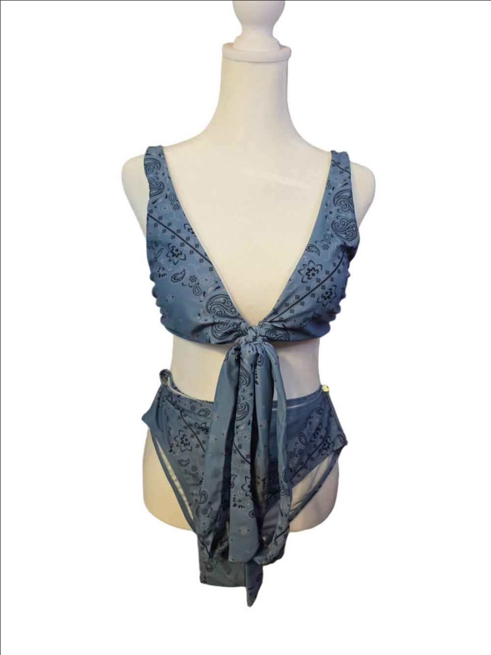 Romwe Periwinkle Blue Bandana Paisley Tie Front 2 Piece Bikini Set Size Small